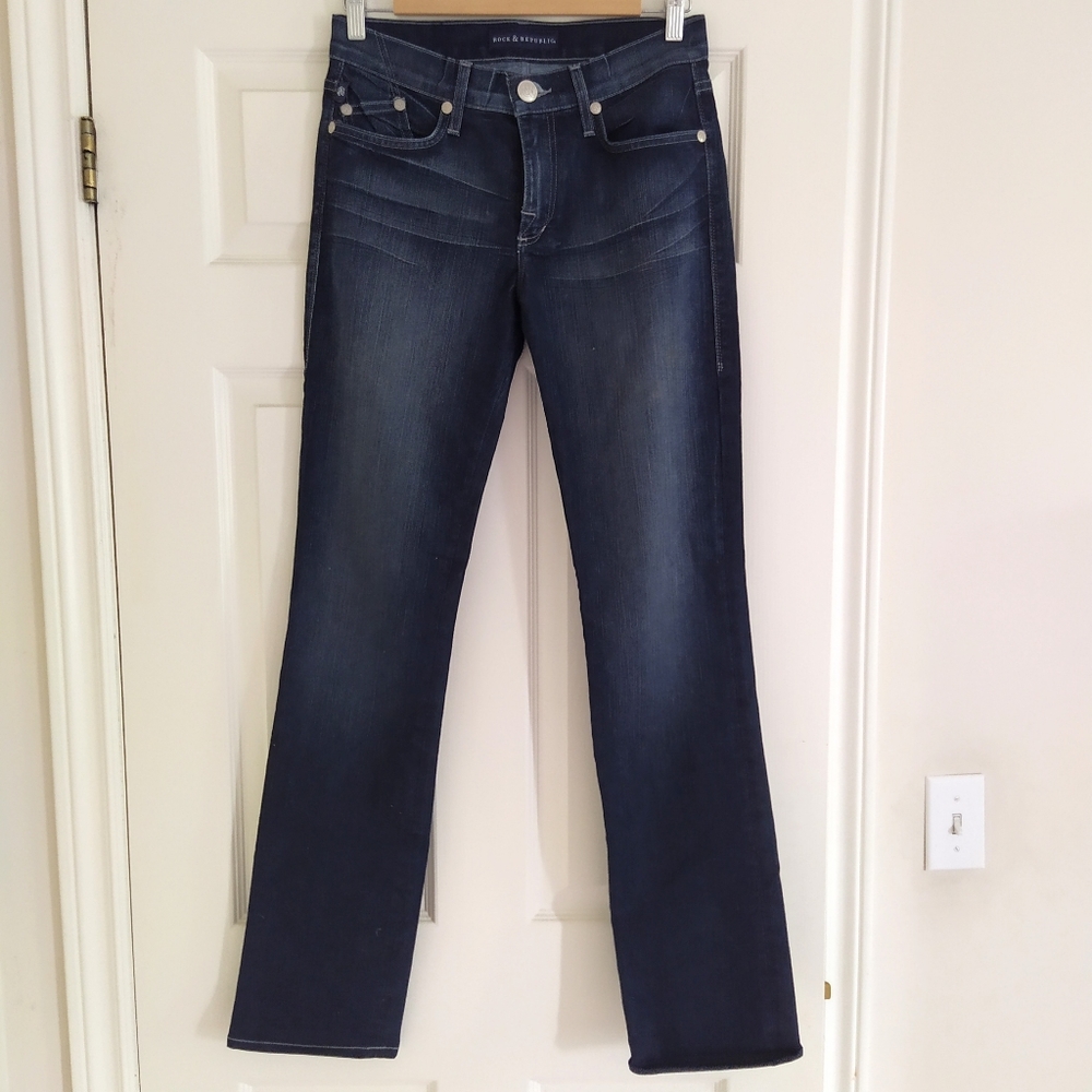 NWOT Rock & Republic Sienna Straight Leg Jeans